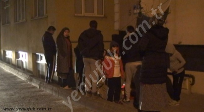 DEPREM VATANDAŞLARI SOKAĞA DÖKTÜ…