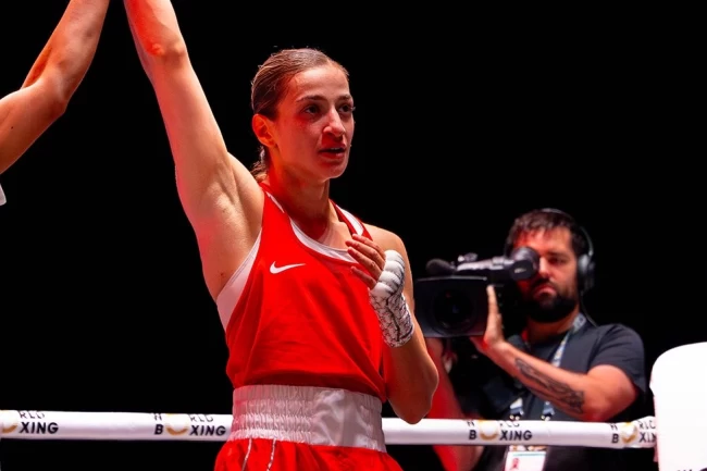 Bir finalde Buse Naz Çakıroğlu'ndan... Dünya Boks Şampiyonası'nda finale yükseldi