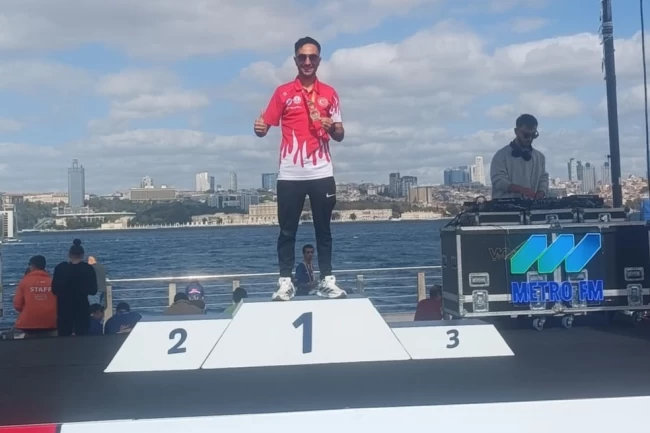 Keşanlı atlet Ahmet Tek'ten İstanbul'da çifte başarı