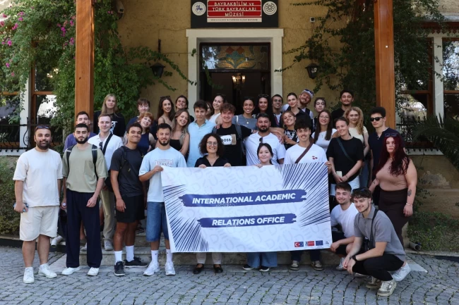 DEÜ'de kültürler buluştu: 13 ülkeden 51 öğrenci DEÜ'ye katıldı