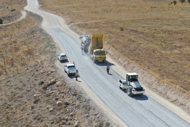 Malatya Büyükşehir'den Uzunhasan'a güvenli ve modern yol
