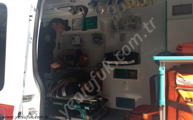 TIR’IN ÇARPTIĞI YARALI AMBULANSTAN KAÇTI!