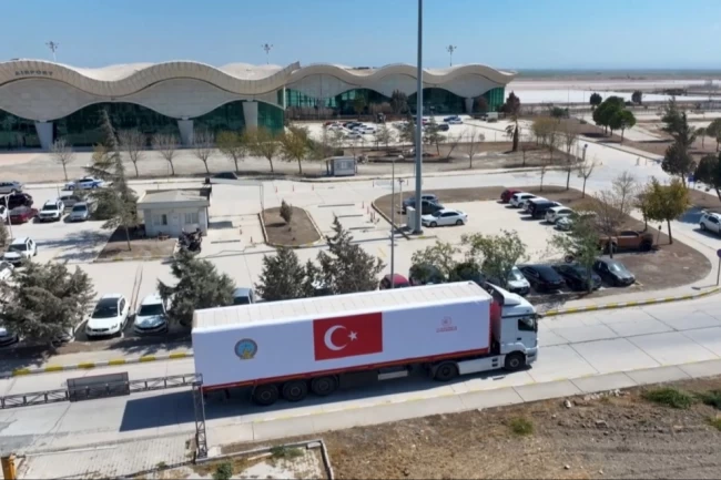 Şam'a zorlu hava koşullarında Türkiye'den iniş desteği