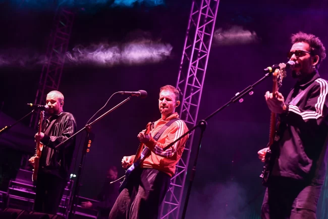 Adamlar ve Mavi Gri Ankara'da sahne aldı