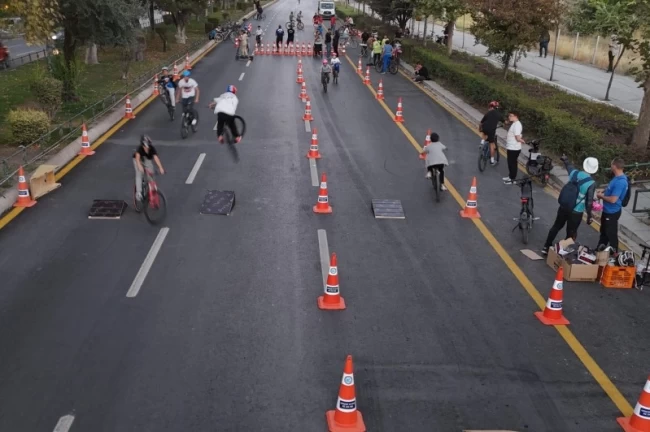 Eskişehir'de "Dünya Otomobilsiz Kent Günü" ilk kez kutlandı