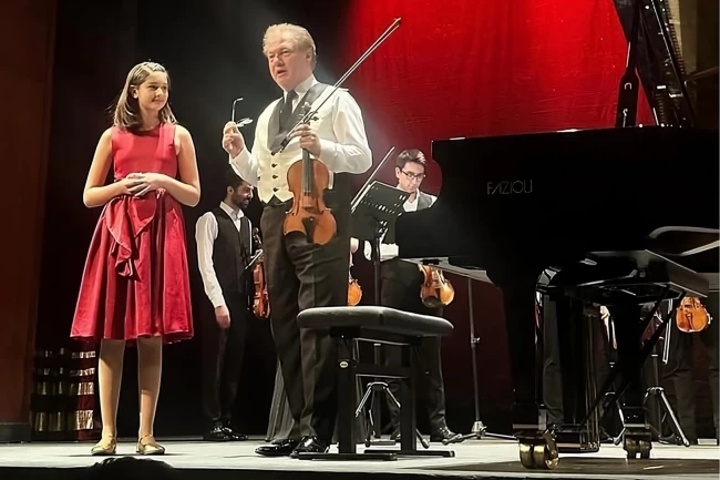 Genç Yetenek Elif Naz Ertuğrul'dan iki önemli gelişme