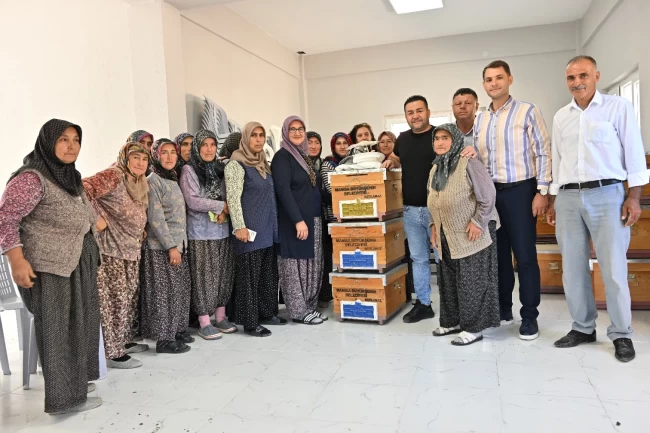 Manisa Kırkağaçlı kadınlara kovan desteği