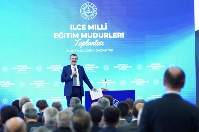 Bakan Tekin, Gaziantep'te ilçe müdürlerini dinledi