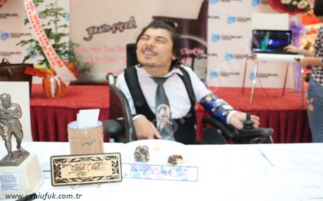 YASİN ÇİÇEK İLK KİTABINI ÇIKARTTI