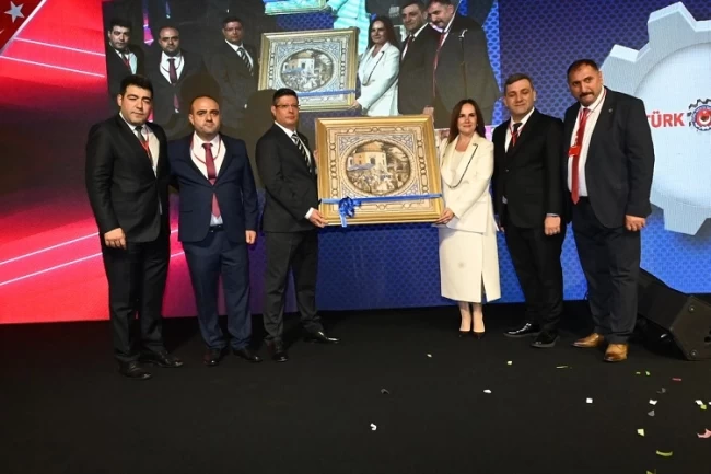 Türk Metal-Sen Bursa'da Selda Tekman'a güvenoyu