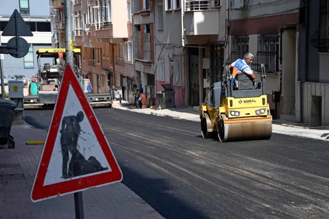 Bursa Osmangazi'de 160 ton asfalt döküldü