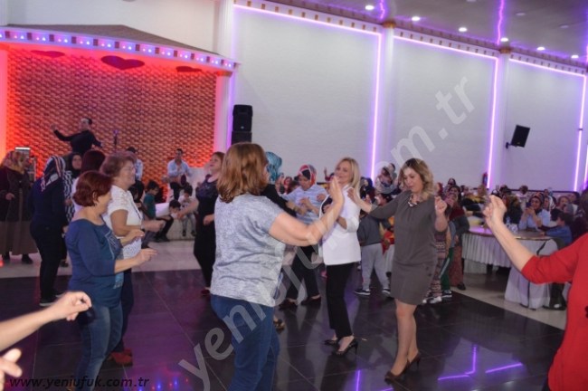 GÜLÜÇ'TE ANNELER GÜNÜ ETKİNLİĞİ