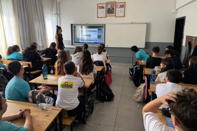 MEBİ Platformu Bursa'daki okullarda eş zamanlı tanıtıldı