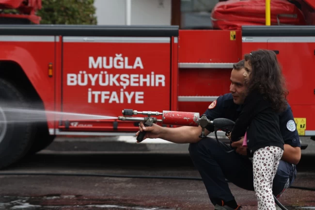 Muğla'da küçük alev kahramanları sahada