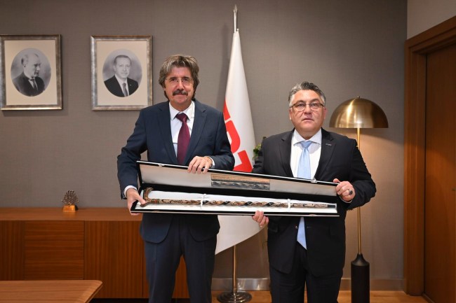 Rektör Prof. Dr. Özölçer’den TRT Yönetim Kurulu Başkanı Prof. Dr. Yılmaz’a Ziyaret