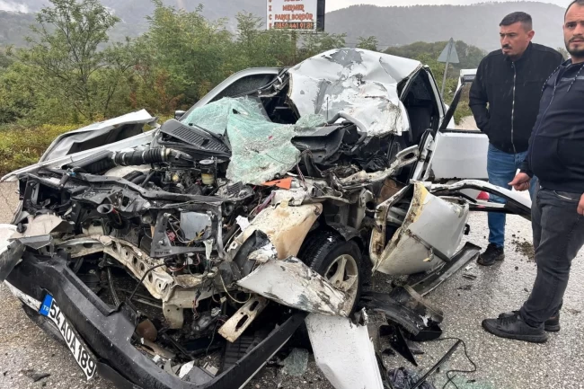 Akçakoca-Düzce yolunda feci kaza: 1 ağır yaralı