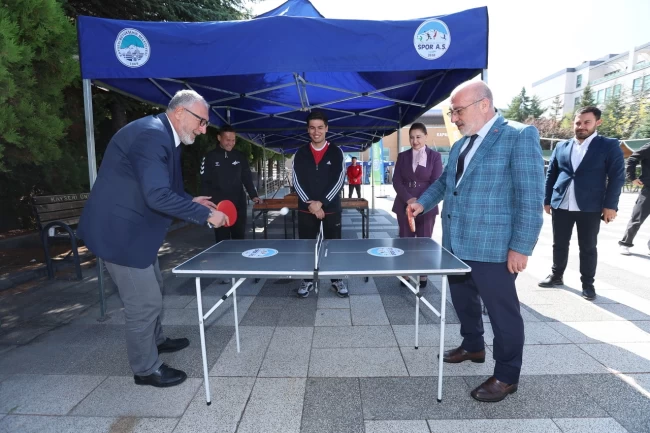 Kayseri Büyükşehir'den yeni üniversitelilere sıcak karşılama