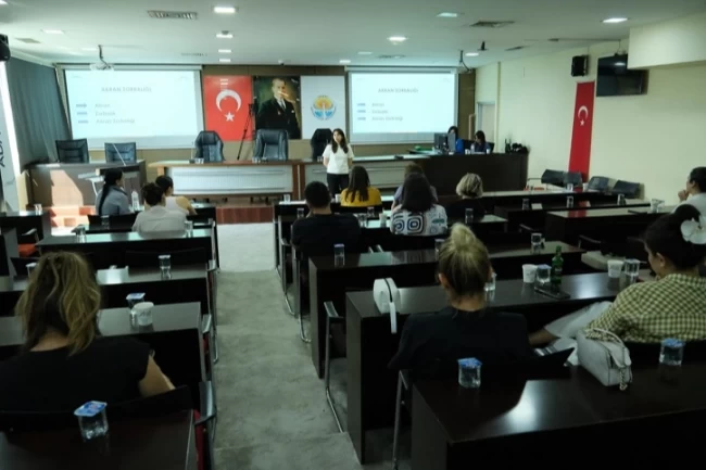 Adana Büyükşehir'den velilere eğitim