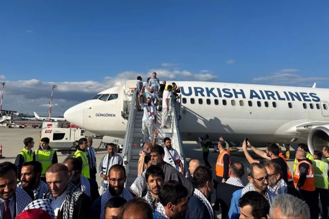 Küresel Sumud Filosu aktivistleri İstanbul'a döndü! Bakanlardan 'hoş geldiniz' mesajı