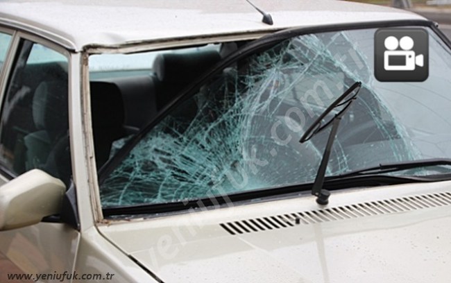 ÇARPMANIN ETKİSİYLE CAMDAN GİRDİ