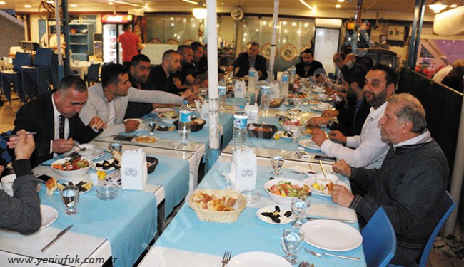 YILMAZ’DAN DOSTLARINA İFTAR..