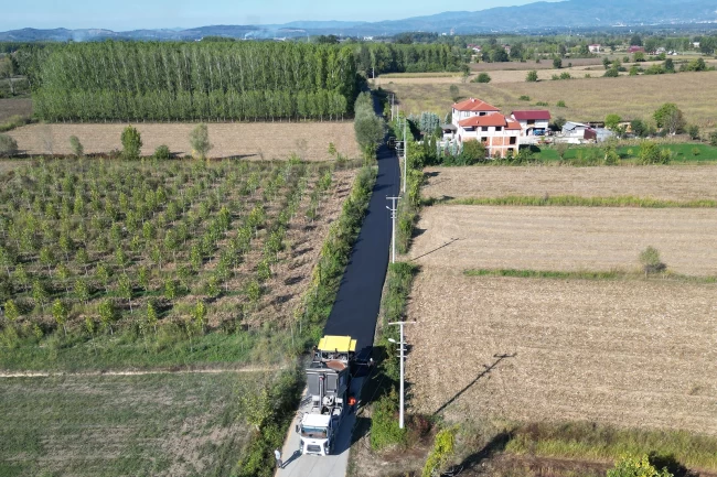 Sakarya Akyazı'da iki önemli güzergaha yeni çehre