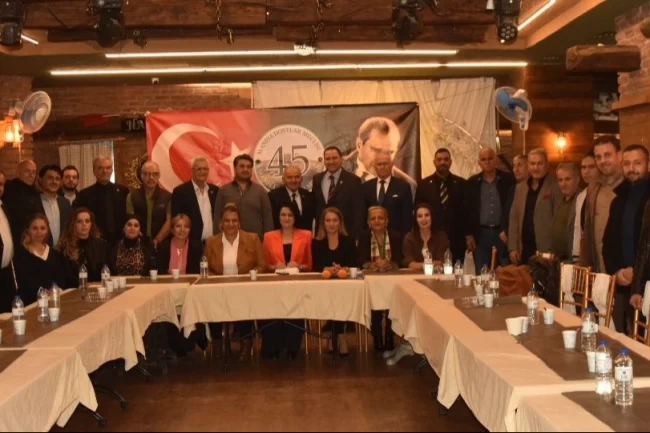 Manisa Dostlar Meclisi'nde demokrasi buluşması