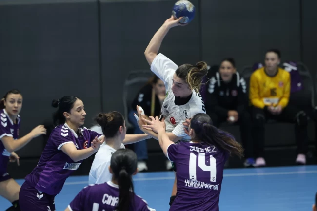 Bursa Büyükşehir Belediyespor zorlanmadan kazandı