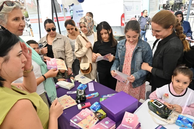 Manisa'da 'Dünya Kız Çocukları' farkındalığı