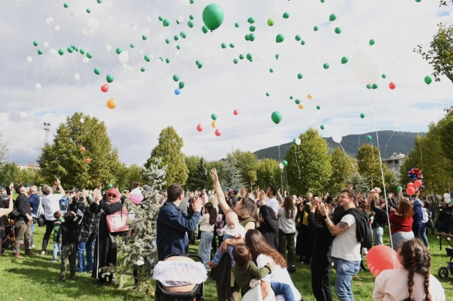 Bursa'da mutluluk balonları SMA'lı Çağan Ata Taran için uçuruldu