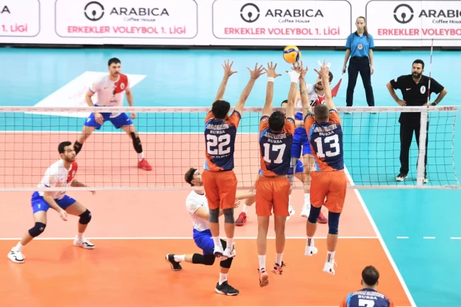 Bursa Osmangazi Belediyespor mücadelesiyle alkış aldı