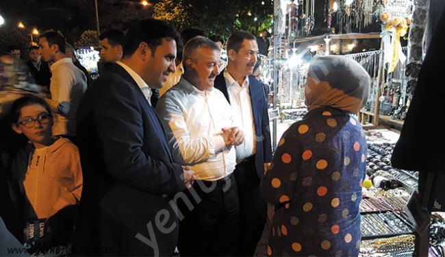 SIKMADIK EL BIRAKMIYORLAR!..