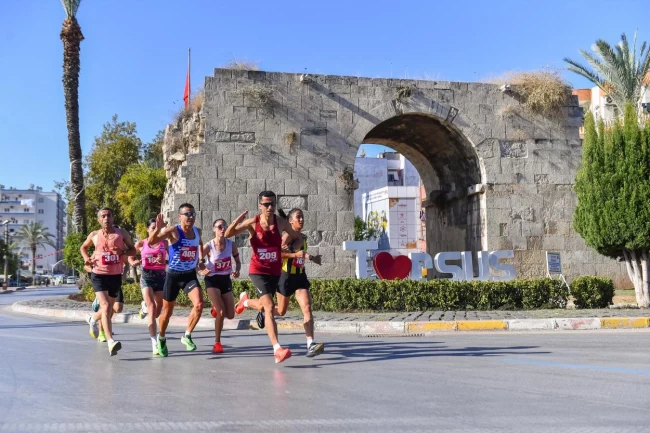 ‘Uluslararası Tarsus Yarı Maratonu' heyecanı Mersin'i sardı