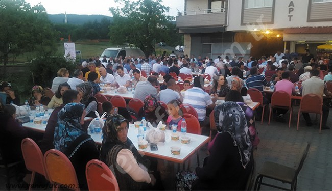 PINARCIK KÖYÜ İFTARI SİYASETÇİ AKININA UĞRADI!..