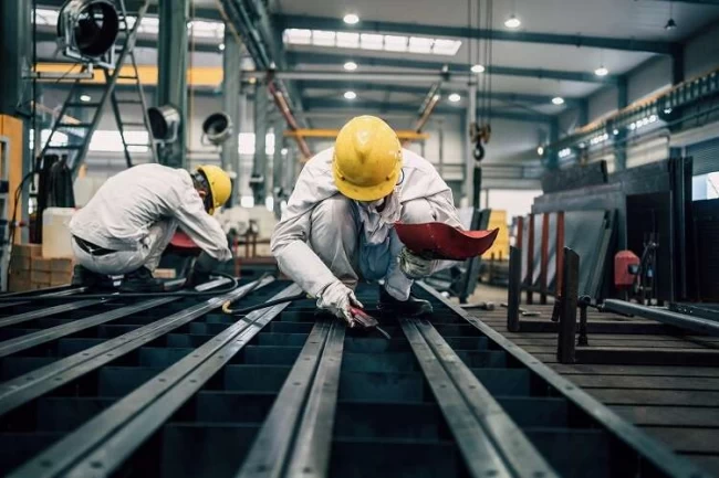 Ücretli çalışan sayısı Ağustos'ta arttı... Ticaret-hizmet sektörü lider