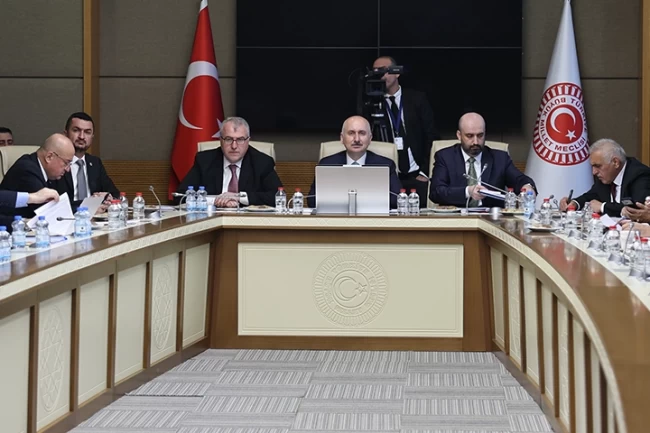 TBMM Komisyonu'nda Vakıflar Kanunu ve kimlik bildirme düzenlemeleri görüşülüyor