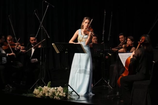 Mersin'de Oda Orkestrası ilk konserini verdi