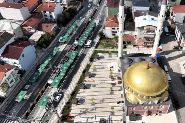 Kocaeli'de İzmit Başaran Camii Meydanı'nı yeniledi