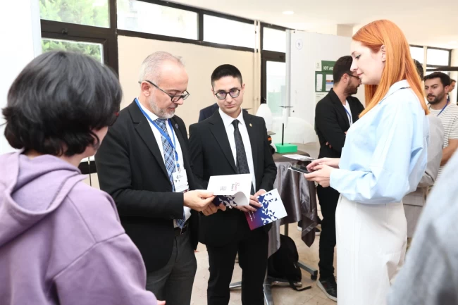 İzmir'de genç girişimciler hayallerini DEÜ'de gerçeğe dönüştürdü