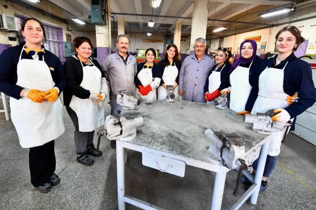 İzmir'de kadınlar ve gençler istihdamda daha fazla yer alacak