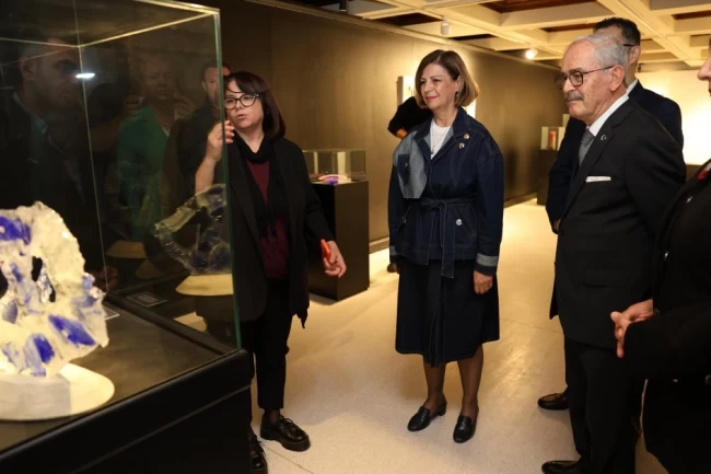 "Camın Çağdaş Yüzü" sergisi Eskişehir'de sanatseverlerle buluştu