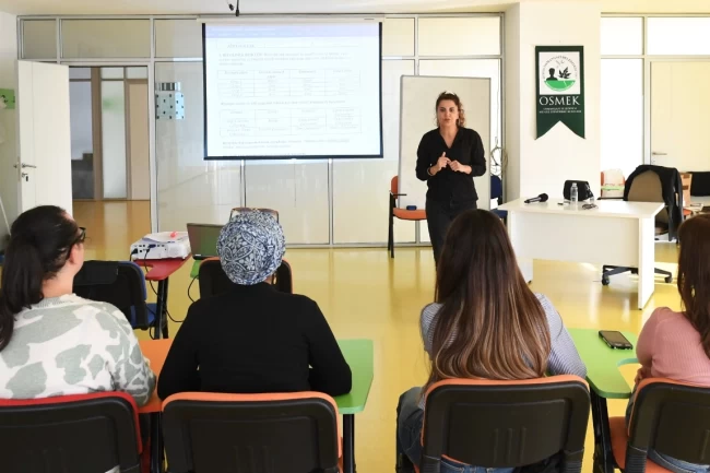 Bursa Osmangazi'de meslek edindiren kurslar başladı