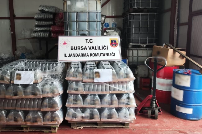 Mudanya'da Jandarma'dan kaçak motor yağı operasyonu