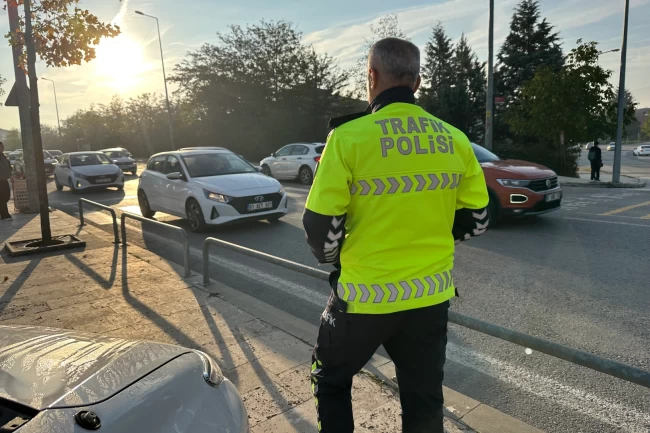 Düzce'de okul bölgelerinde yaya geçidi uygulaması