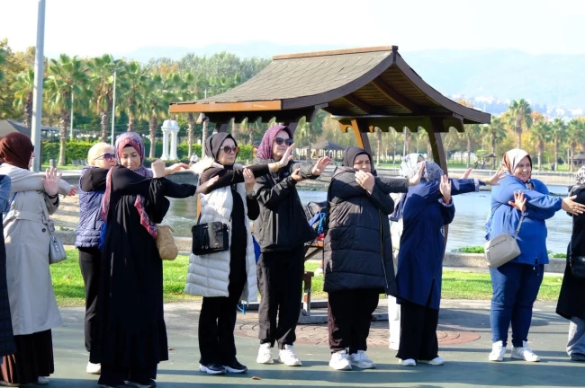 Kocaeli'de kadınlara yönelik sağlık yürüyüşü devam ediyor