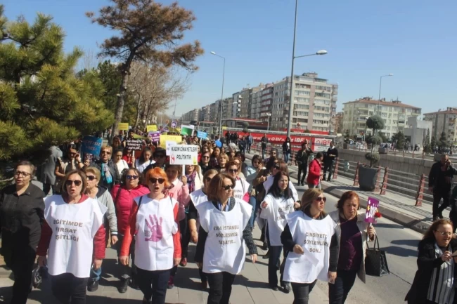 Kadın İşbirliğini Geliştirme Derneği'nden 'cinayet' mesajı