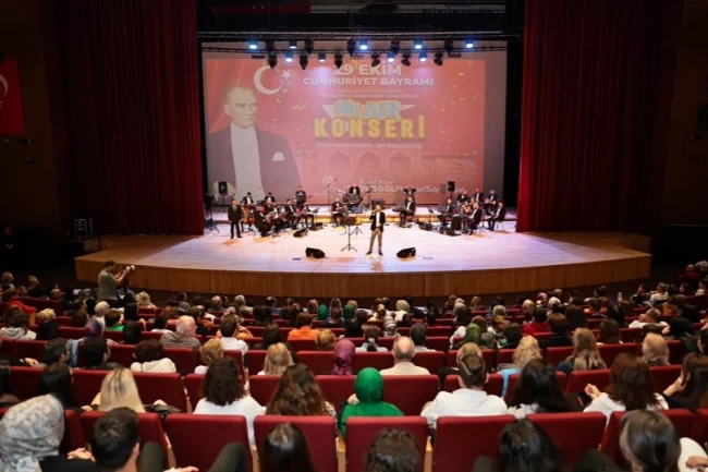 Denizli Büyükşehir'den Cumhuriyet'in 102. yılında nostaljik gece