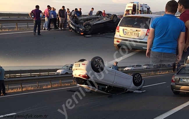 İKİ OTOMOBİL ÇARPIŞTI 5 YARALI