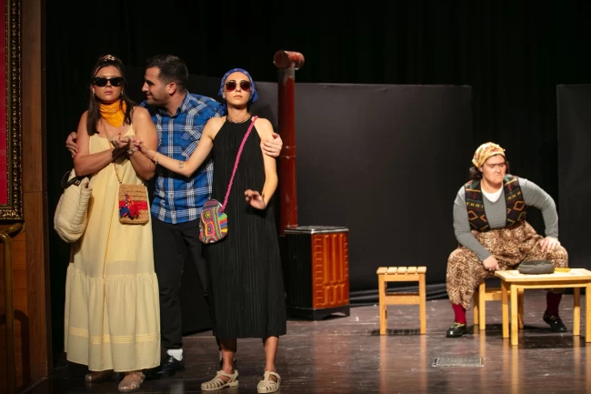 İzmir Güzelbahçe'de kahkaha dolu gece