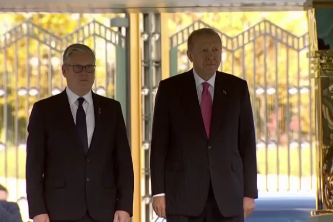 İngiltere Başbakanı Starmer Külliye'de